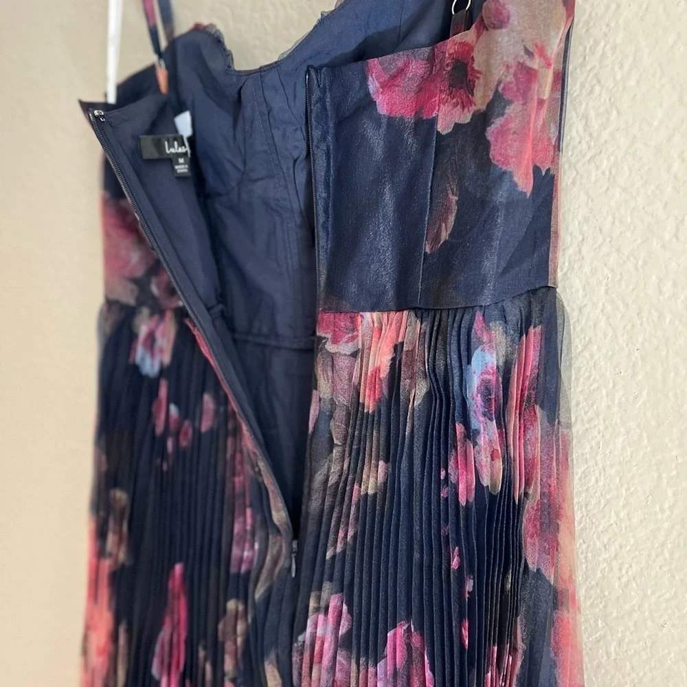Alluring Invite Midnight Blue Floral Pleated Bustier Midi Dress - Picture 7 of 9